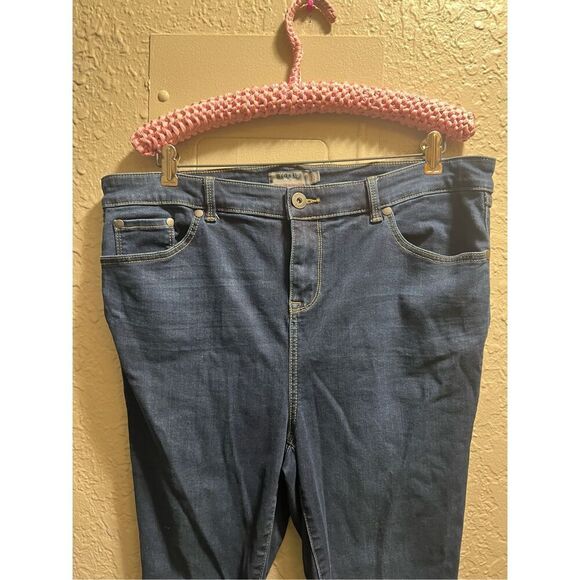 Torrid Midfit Super Skinny Super Soft Jeans Woman’s Size 16XS - Picture 3 of 10